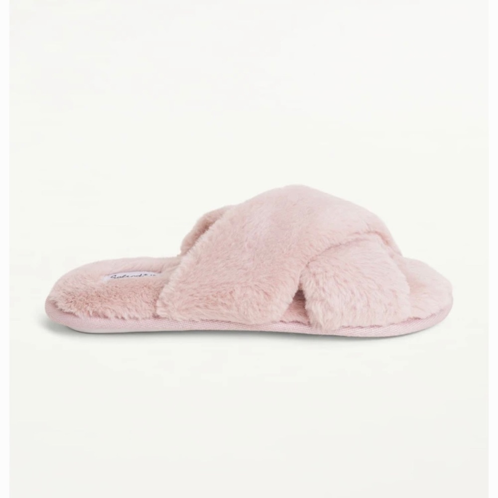 NWT pink slide slippers.